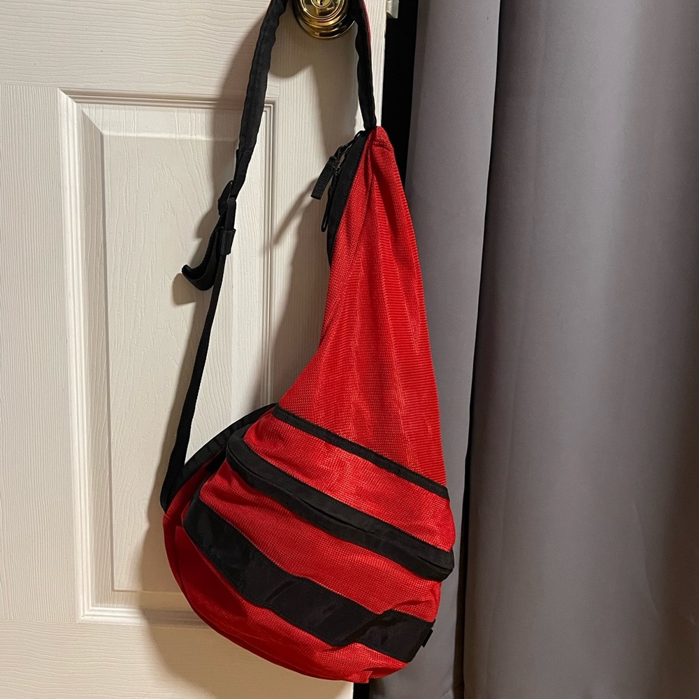 Ameribag Healthy Back Beach Bag Lightweight Red Mesh Tote